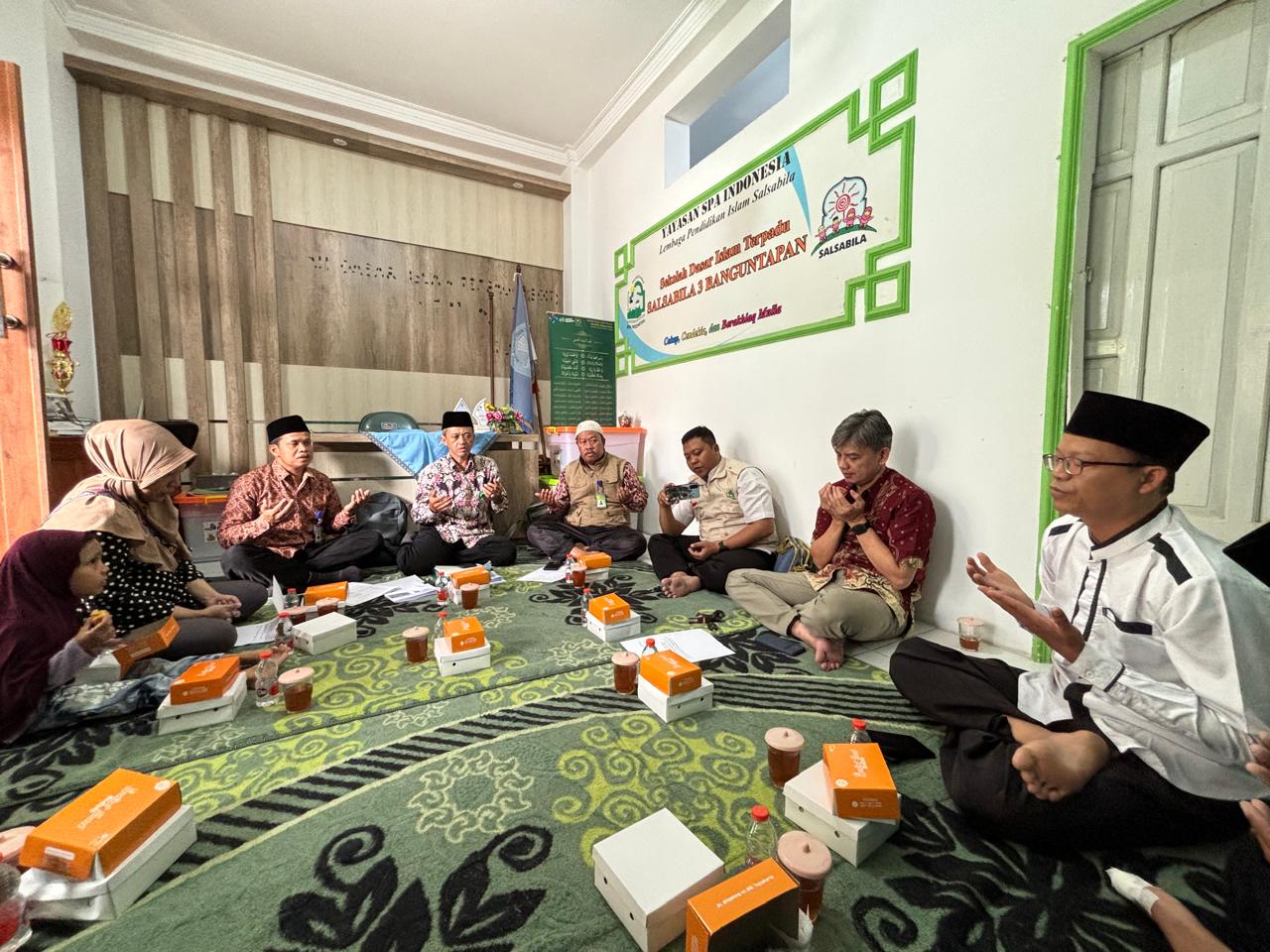 Doa bersama setelah pengucapan ikrar wakaf